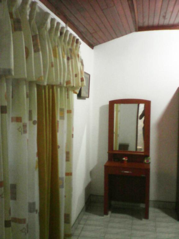 Corundum Breeze Hotel Negombo