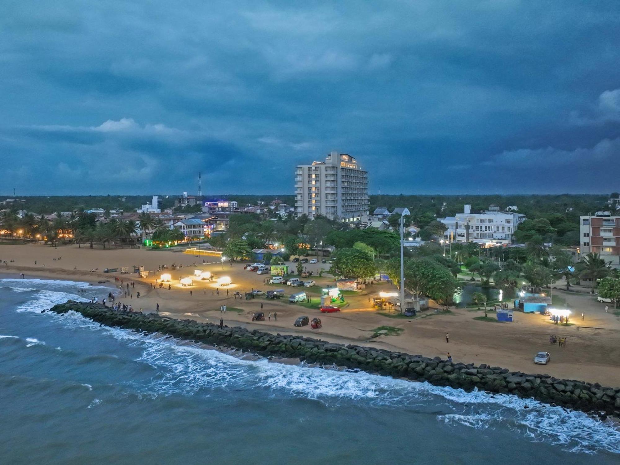 Corundum Breeze Hotel Negombo